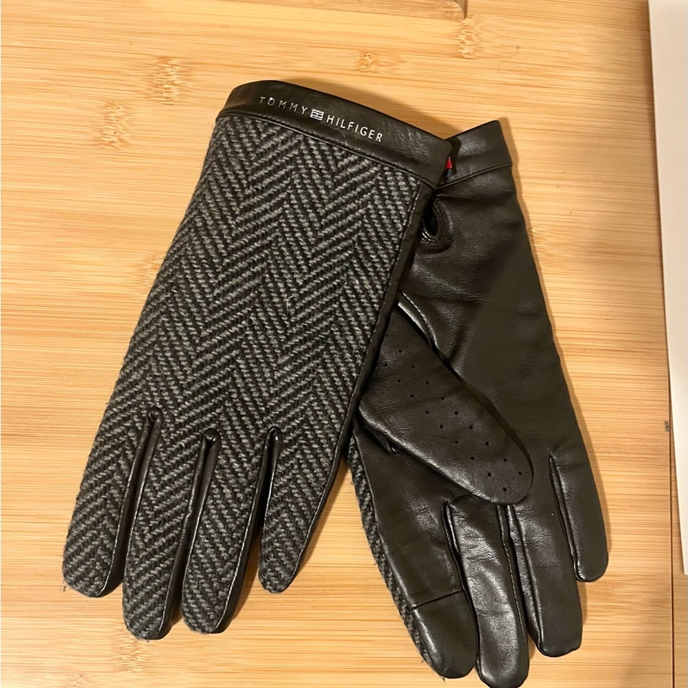TOMMY HILFIGER TARTAN LEATHER BLACK GLOVES S/M